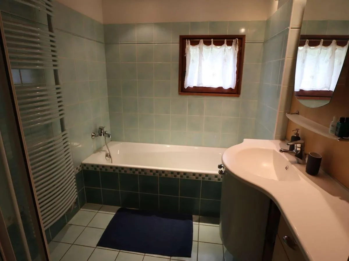 Chalet Familial Pour 10 Pers. A Proximite Des Pistes Et Commerces Avec Cheminee Et Wifi - Fr-1-342-232 Beaufort  0*, Beaufort (Savoie)